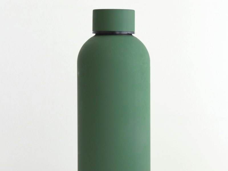 The Best Water Bottles That Keep Drinks Cold All Day